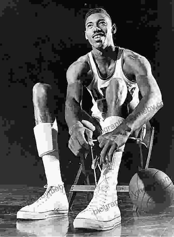 A Photo Of Basketball Players Wearing Converse All Stars In The 1930s. Chucks : The Phenomenon Of Converse: Chuck Taylor All Stars